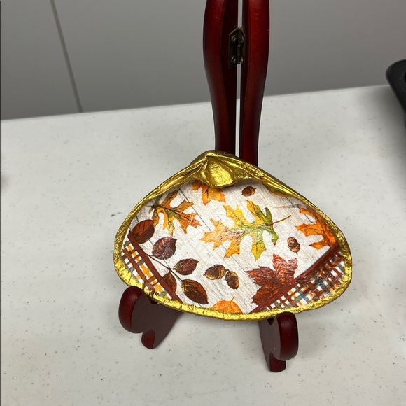 Hand Crafted Autumn Leaf Decor with Gold Accents - Picture 9 of 9